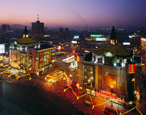 辽宁大连青泥洼桥胜利广场夜景