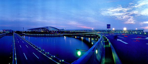 上海浦东机场夜景