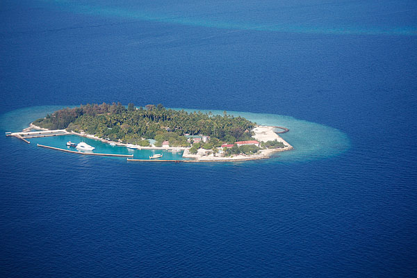 全景图片网:马尔代夫航拍大海与珊瑚岛