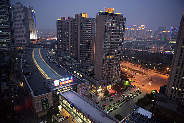 二線城市樓市火爆 鄭州驚現年內第八個"地王"
