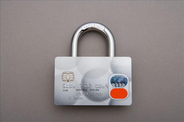 信用卡锁卡是什么意思 为什么会造成信用卡锁