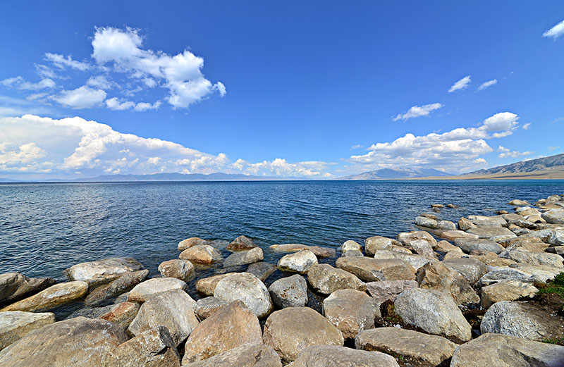 赛里木湖夏季风光_全景网