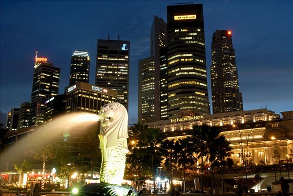 图片标题:鱼尾狮,喷泉,雕塑,鱼,象征,新加坡,城市,建筑,东南亚,亚洲